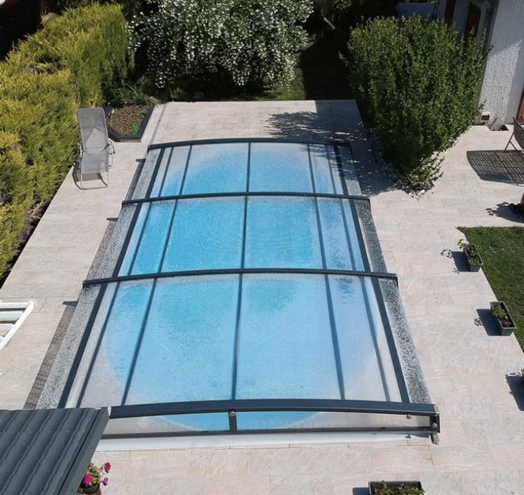 Nettoyage de piscine Île-de-France
